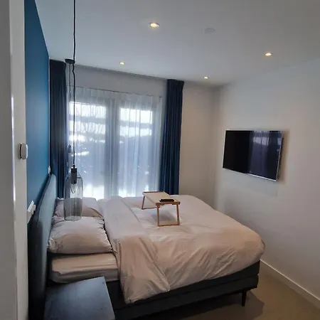 Het Met De Groene Deur