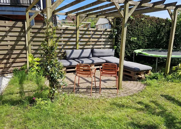 Het Met De Groene Deur Гостевой дом